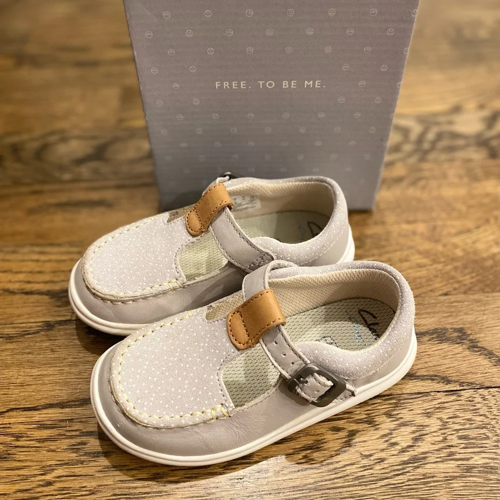 Girls Clarks Gray Leather T-Bar Shoes 'Cloud Rosa' 7W